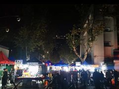 -吴山路夜市