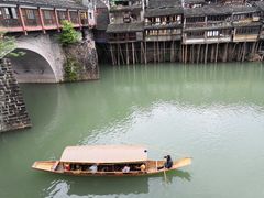 景观位-临江餐馆二楼美食部落