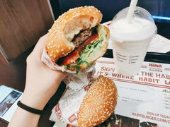 -The Habit Burger Grill 哈比特汉堡(世博店)