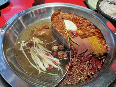 菌汤反鸳鸯锅-谭鸭血老火锅(慈云寺店)