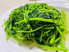 鲜嫩空心菜-琼大师东方烤乳猪(亚特兰蒂斯店)