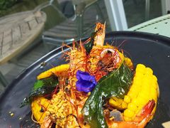 惹味胡椒虾配烤玉米-CHILLAX轻乐时(侨建·Hi City店)