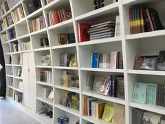 -钟书阁(松江泰晤士小镇店)