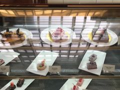 面包甜点陈列柜-桂林喜来登饭店雅琴餐厅