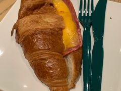 -星巴克(广州南站A18检票口楼上)