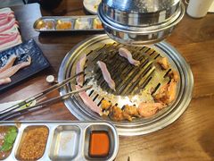 厚切五花肉-·缸桶屋·韩式牛肋条自助烤肉(西湖D11店)