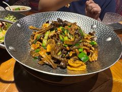 -雀舞云南菜(天津天河城购物中心店)