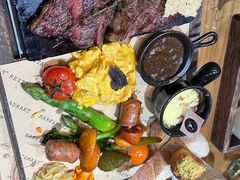 -Mark&Mars Restaurant