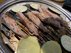 厚切猪肉-·缸桶屋·韩式牛肋条自助烤肉(西湖D11店)