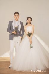 -雪中彩影婚纱摄影·微光艺术中心