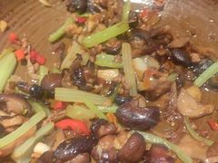 -阿瓦山寨·湘菜现炒·剁椒鱼头王(咸阳总店)