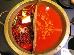 -沸炉重庆老火锅(军事博物馆店)