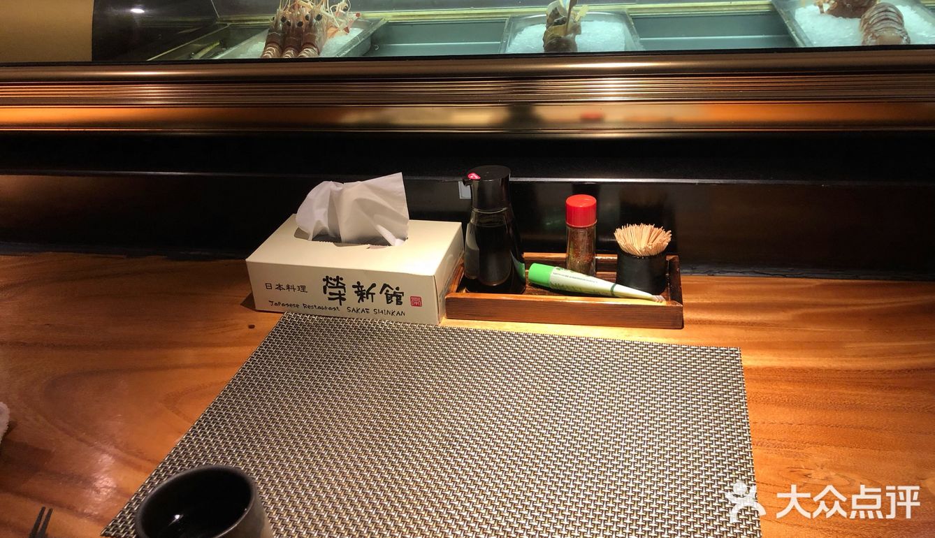 毕竟现在自助餐也竞争的激烈 涨价的涨价 也算拔草过了