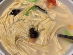 浓汤煮鲜腐竹-汤城小厨•粤菜•靓汤(西直门凯德MALL店)