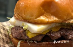 Miaoke Landuo Cheese Brick Beef Burger