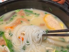 -银米·云南传统过桥米线(双廊黑金冠店)