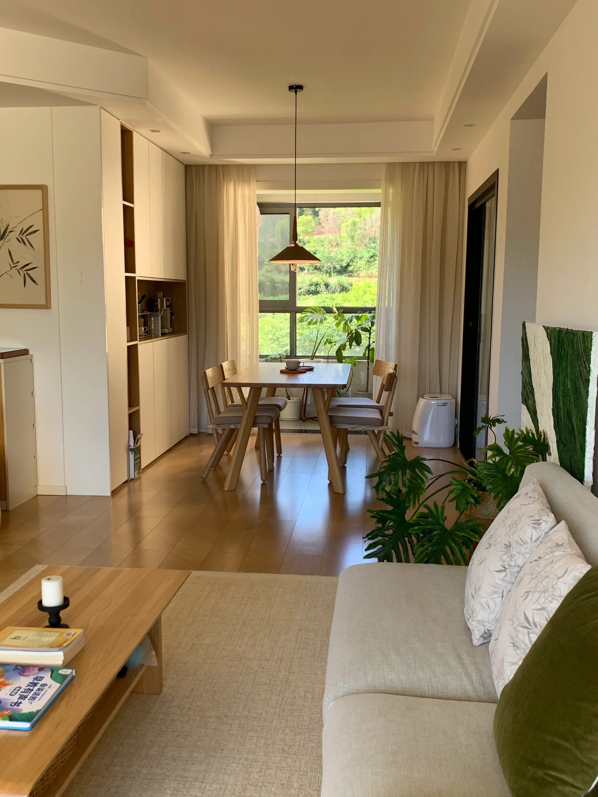 铺上一张大地毯
麦穗结的颗粒光脚踩上去很柔软
简单又舒服
#装