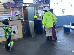 -乔波室内滑雪场