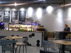 大堂-HELLO 27 意面·沙拉·帕尼尼