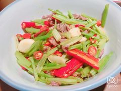 卜辣椒芹菜炒黄牛肉-农耕记·湖南土菜(halo广场店)