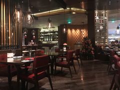 大堂-恰餐厅及酒吧 CHAR Bar & Grill (北京丽都皇冠假日店)