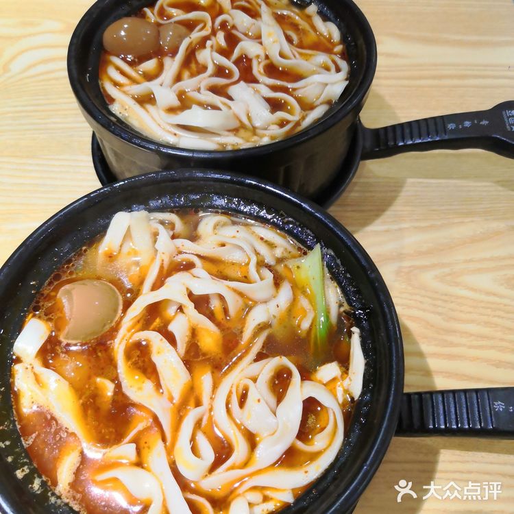 香菇，金针菇，草菇，海带，豆腐丝