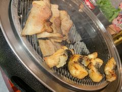 -围炉肉舍•炭烤活鳗•丹东海鲜烤肉(步行街店)