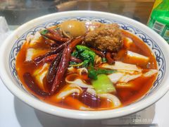 -皖佬板安徽牛肉板面(西站食宝街店)
