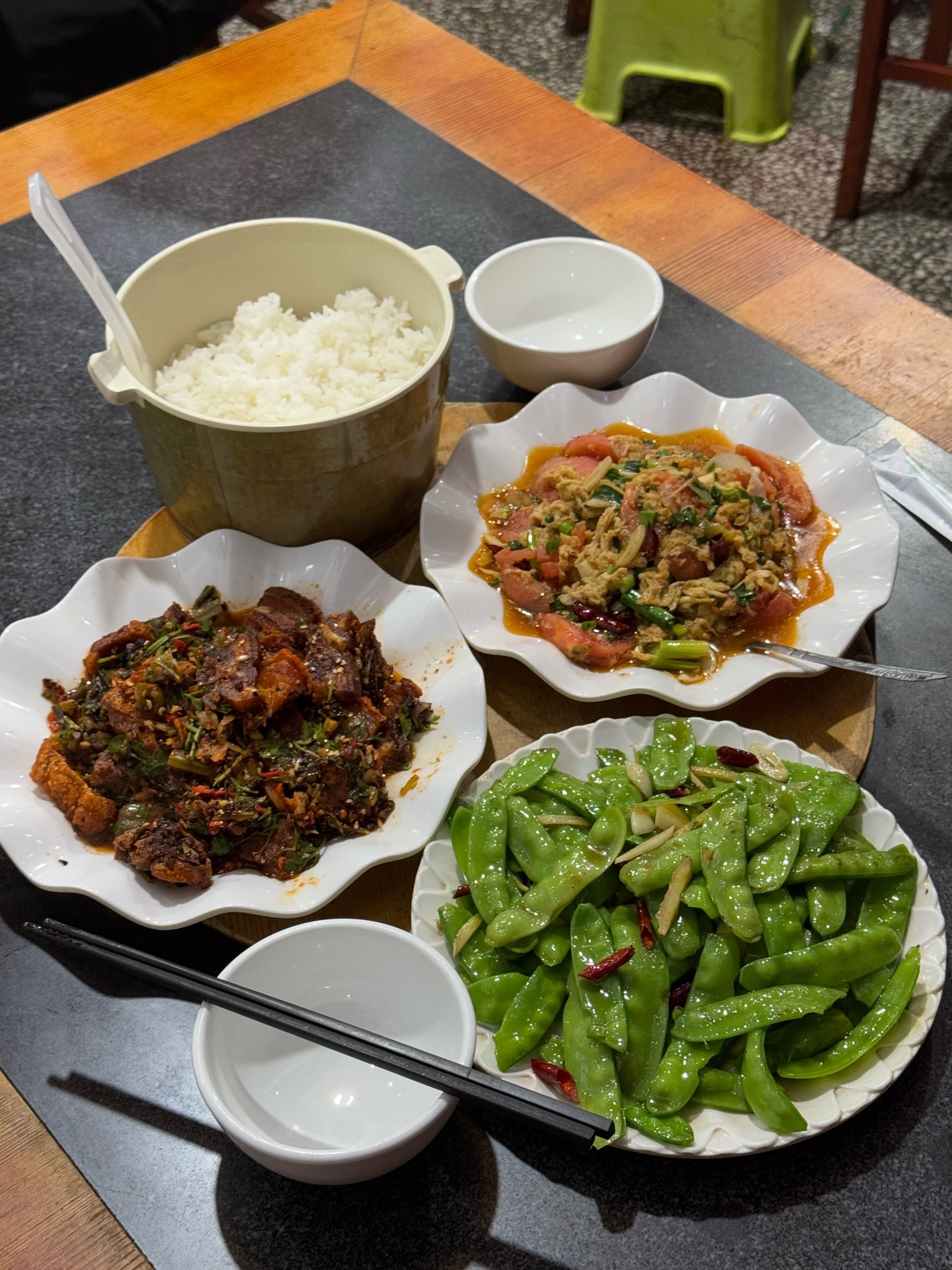 鲁史古镇的特色烧肉,果然绝绝子