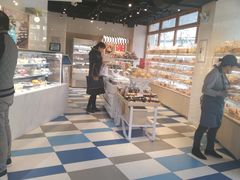 -85度C(生甜甜圈研究工坊·上海平凉店)