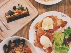 班尼迪克蛋-Common Table · Brunch & Coffee
