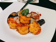 黑蒜大千爆虾球-北京四季酒店·采逸轩