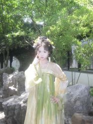 -白月清川汉服体验馆