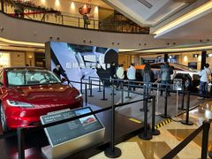-TESLA 特斯拉(上海太古汇体验店)