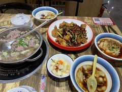 -冯烫烫跷脚牛肉·川菜小馆(武胜西街店)