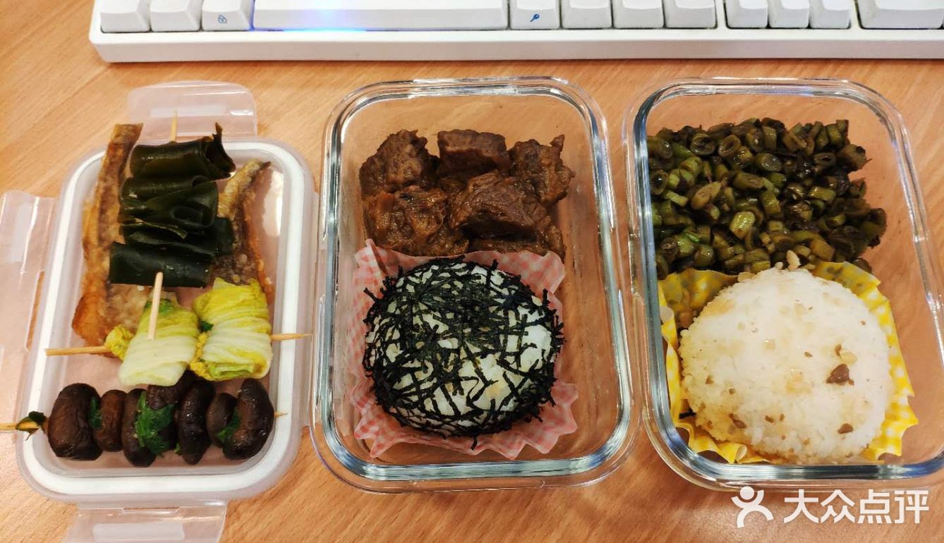 先生从初四上班到现在，大部分时间都是吃我准备的便当