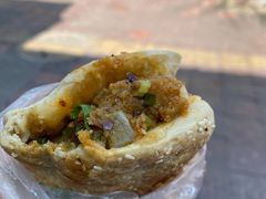 锅盔夹粉蒸肥肠-南充方酥锅魁