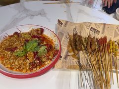 -老街烧烤大排档·地道湖北菜·龙虾馆(汉口火车站店)