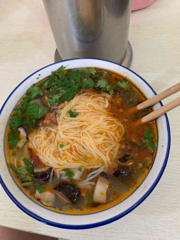 打分 就在家附近,去了一次,老式郑州米线,满满回忆感,味道清淡爽口,我