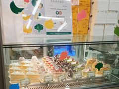 面包甜点陈列柜-PAOPAO Bakery&Café(港汇店)