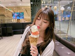 三种口味蛋筒冰激凌-VENCHI 闻绮(北京国贸商城店)