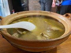 碳火土鸡煲-三千西子