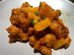 菠萝咕咾肉-蜜桃餐厅·伴山(绿宝广场店)