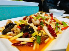 -兔行天下-鸿鹤鲜锅兔(中海国际店)