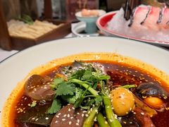 -红鼎豆捞·非遗鲍皇汤火锅(宝丰路店)