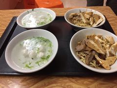-松树干拌面店