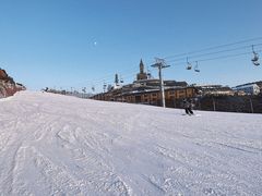 -采薇庄园四季滑雪场