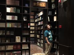 -钟书阁(松江泰晤士小镇店)