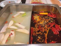 -百年川椒重庆老火锅(光谷店)