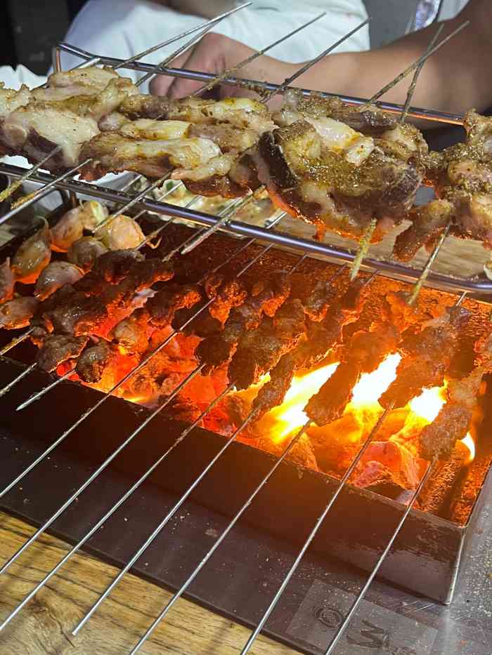 绿地三只羊羊肉串(幸福路店)-"到徐州,朋友请吃烧烤,本来要去吃芳芳的